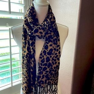 EUC Cheetah Print Scarf